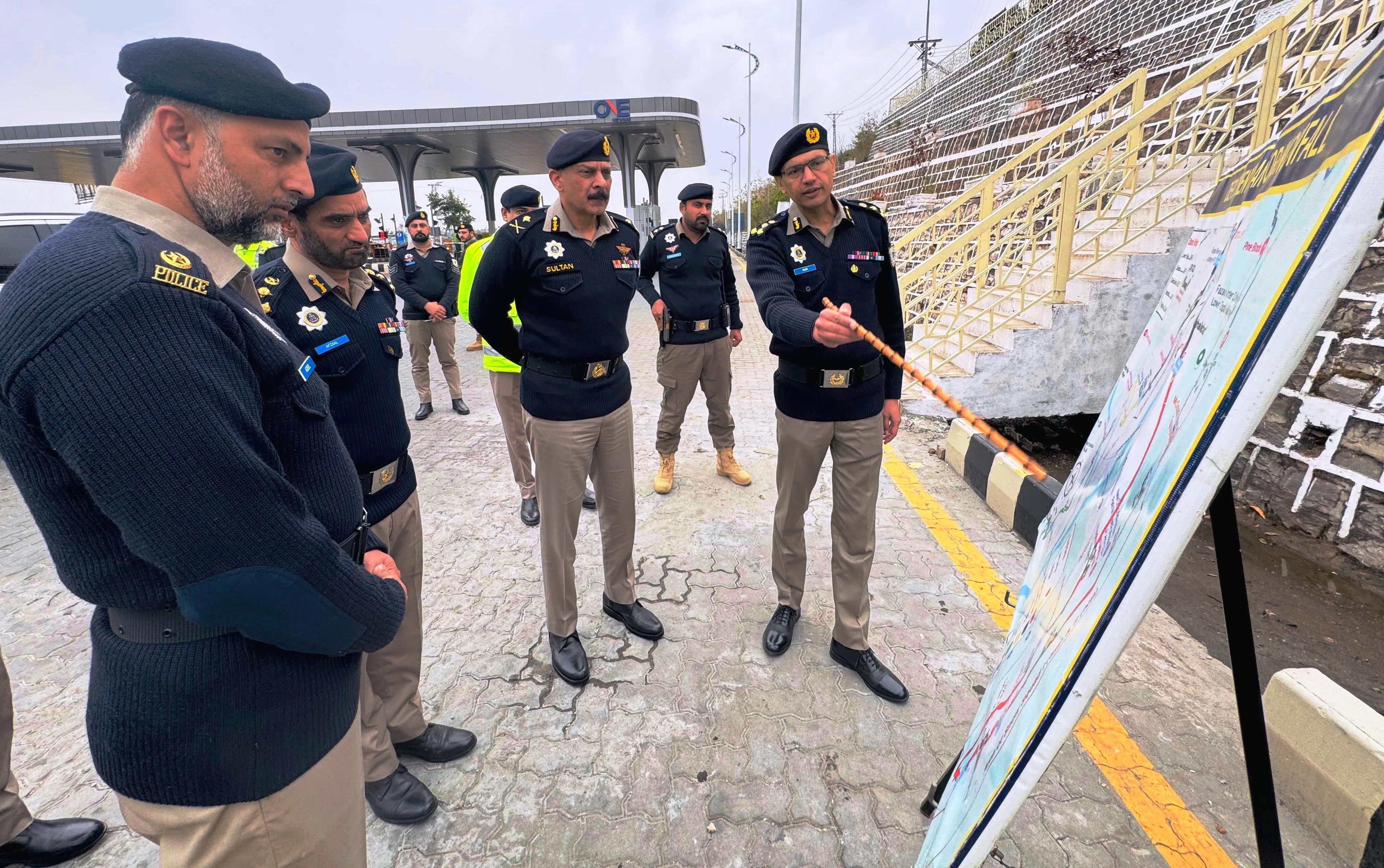 IG, NHMP, SULTAN AHMED CHAUDHRY REVIEWS ARRANGEMENTS ON MURREE EXPRESSWAY AHEAD OF SEVERE WEATHER
